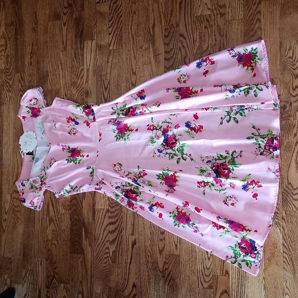 Chic Pink Floral Midi Dress